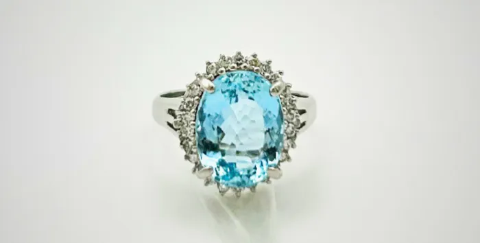 透き通る青の宝石「アクアマリン」～ロマンあふれる“人魚の涙”の魅力に迫る～