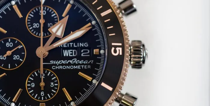 クロノグラフのパイオニア「ブライトリング」〜その魅力や人気コレクション、お手入れ方法について〜