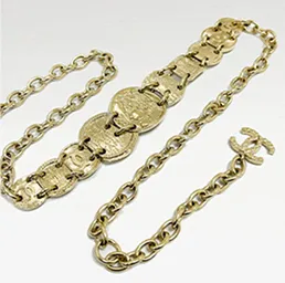 有名ブランドのアクセサリーは人気